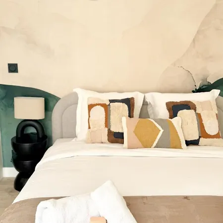 Apartamento Vibrant Pigalle & Moulin Rouge, Red Light District *